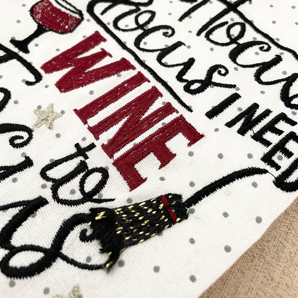 🆕Set of 2 HOCUS POCUS I NEED WINE TO FOCUS Kitchen Towels - Picture 2 of 4